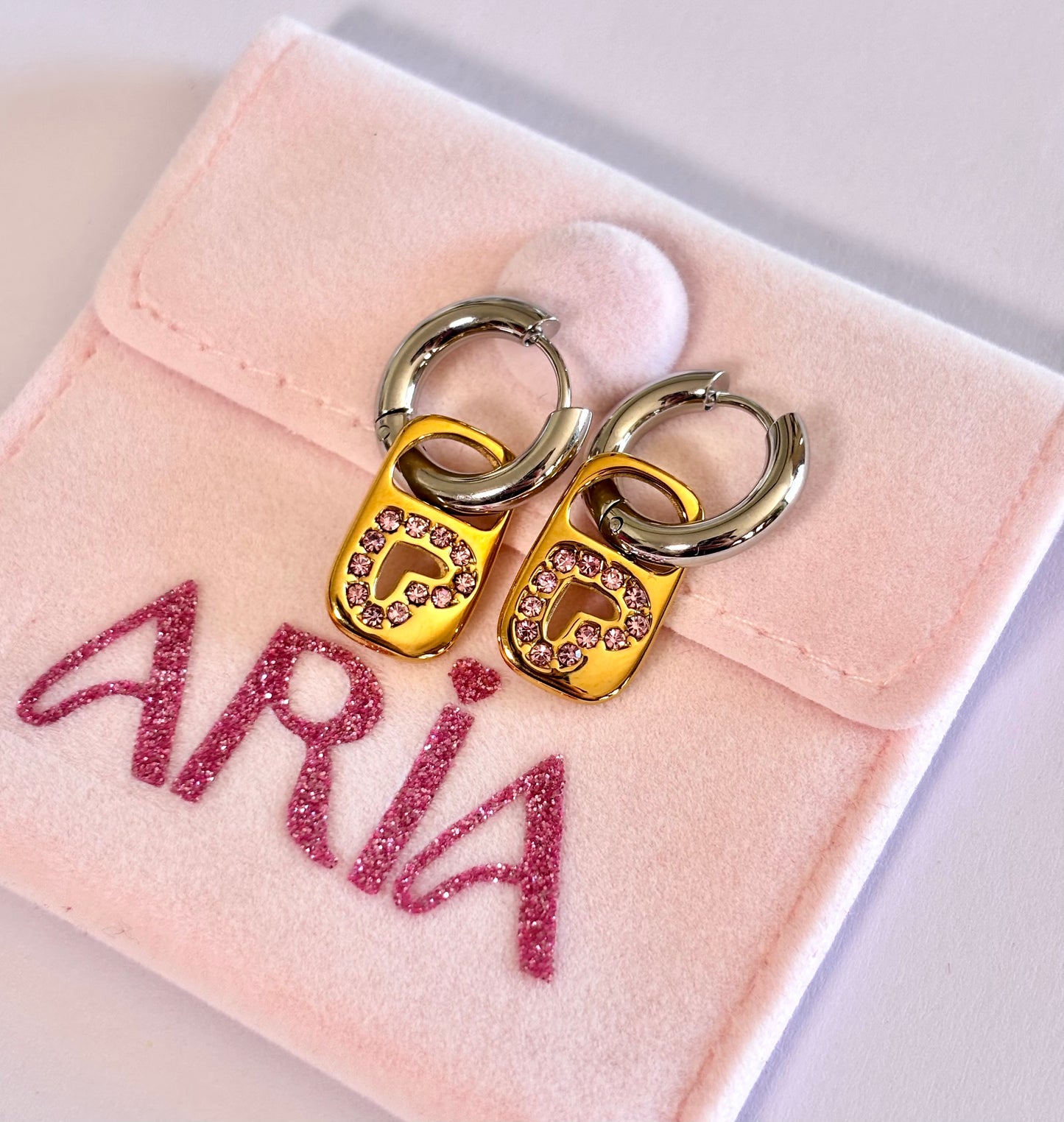 Mila Hoops