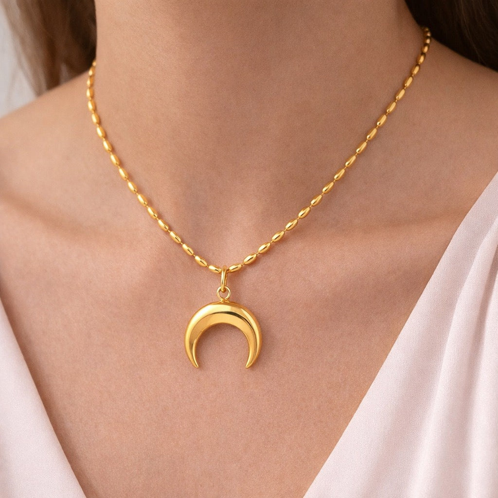 Halfmoon Necklace